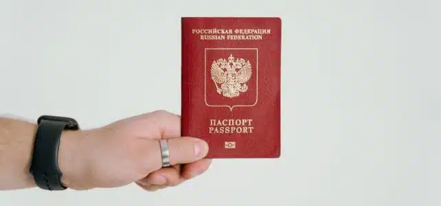 Voyager sans passeport ni carte d’identité : Comment prendre l’avion en toute légalité ?